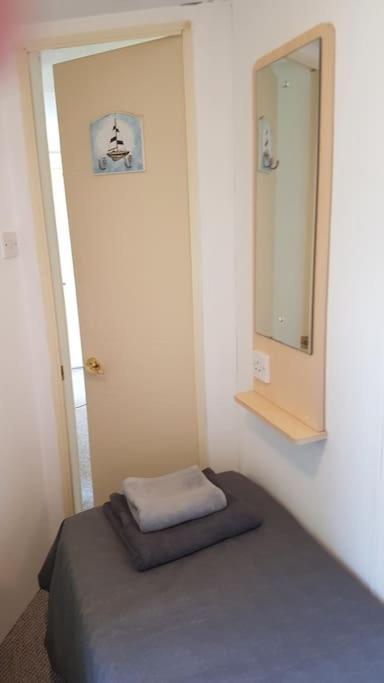 3 Bedroom Caravan With On-Site Pool, Island View 6 Shanklin Eksteriør billede