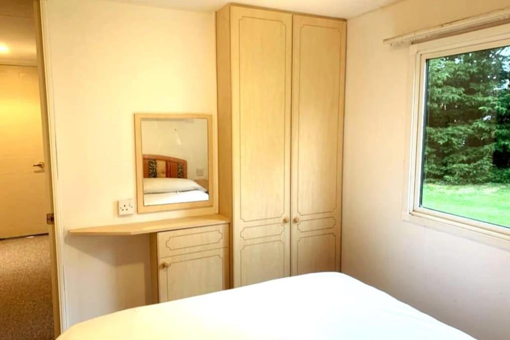 3 Bedroom Caravan With On-Site Pool, Island View 6 Shanklin Eksteriør billede