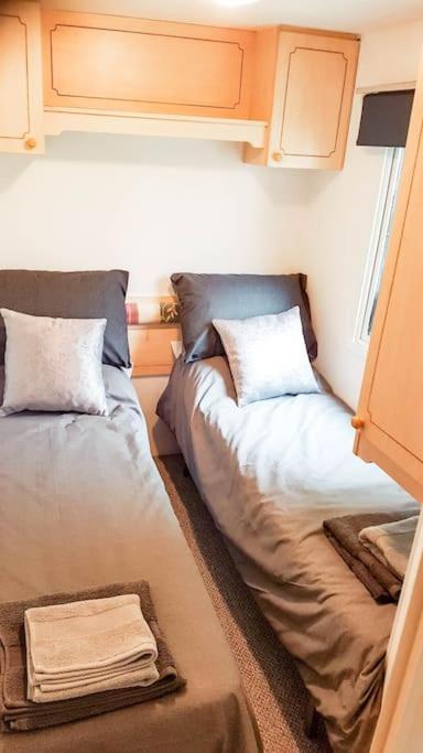 3 Bedroom Caravan With On-Site Pool, Island View 6 Shanklin Eksteriør billede