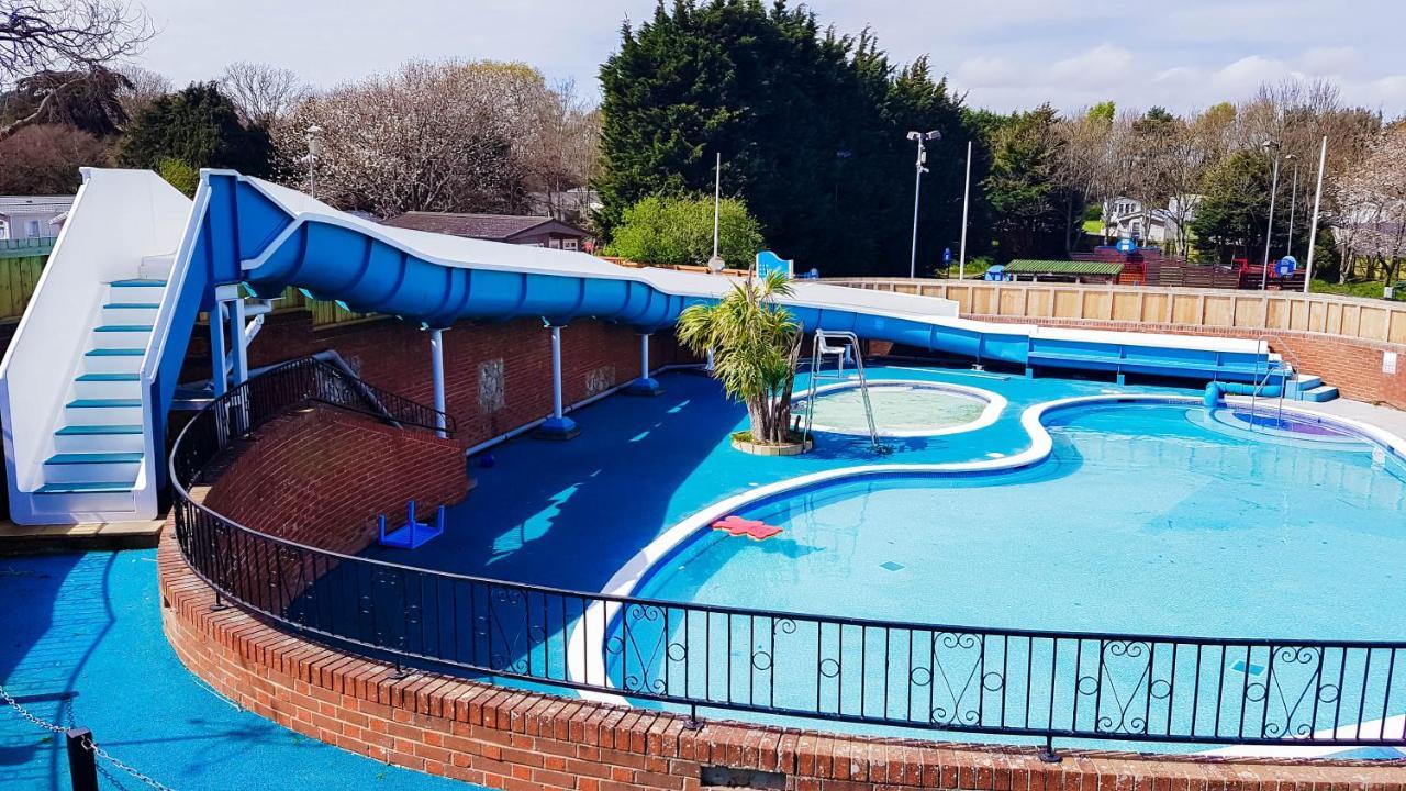 3 Bedroom Caravan With On-Site Pool, Island View 6 Shanklin Eksteriør billede